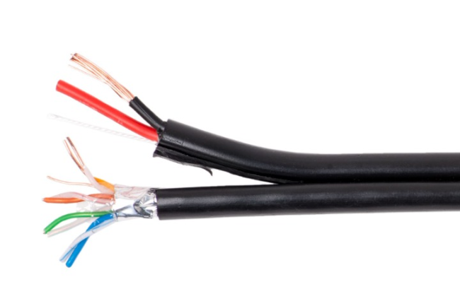 Кабель комбинированный FTP (экранированный), cat.5e, 4 пары медь + питание 2x0.75, уличный, 30 метров Кабель комбинированный FTP (экранированный), cat.5e, 4 пары медь + питание 2x0.75, уличный, 30 метров