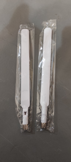 KC5-800-2700 SMA-male широкополосная штыревая 3G/4G антенна (5дБ), белая, 2 шт.