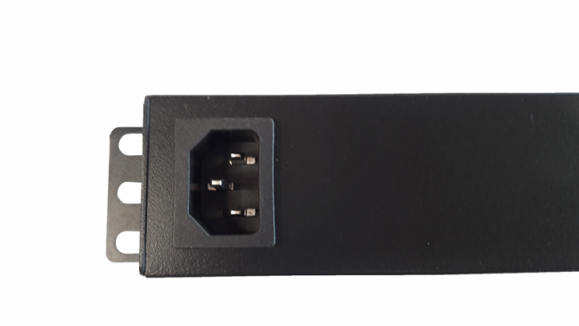 Блок розеток 19', 16А, 12 розеток C13, без шнура, гнездо C14 на задней панели, выключатель, высота 1U, металлический корпус, чёрный