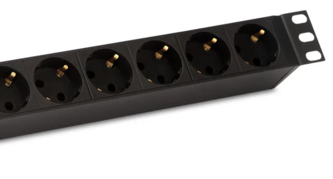 Блок розеток 19', 16А, 8 розеток, шнур 1.8 метра, выключатель с защитой, черный