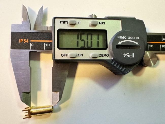 Разъем SMA-female под пайку на плату, прямой, общая длина 20.2мм, длина резьбы 15мм, 4 шт.